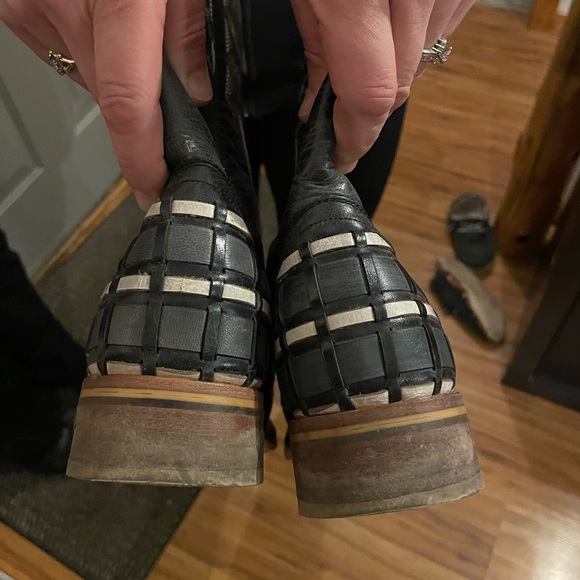 Like new women’s tin hauls size 7 - Picture 4 of 4